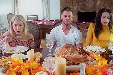Avi Love And Paisley Bennett - Thanksgiving Is For Creampies - porn video