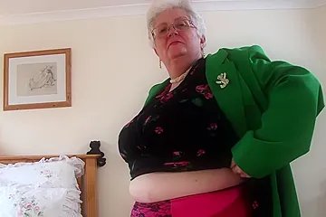 British Big Mature Grandma Playing With Herself - Caroline V - porn video