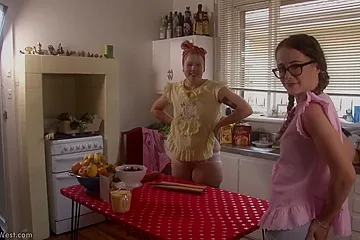 Pepper And Rosie, Pepper And Rosie - Xmas Lunch Bts - porn video