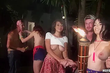 Three teen Whores Fuck On Camera - Ashlyn Molloy, Cassidy Banks And Alexis Blaze (18+) - porn video