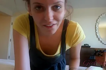 Emma Evins In A Little Sight Seeing Before A Creampie In Hawaii - porn video