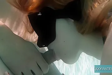 Jason deepthroats Marcie underwater - porn video