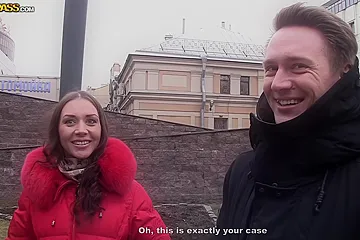 Amateur milf paid for sex in a public place - porn video