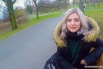 Cutie Eva Elfie Gives A Blowjob In The Park - porn video