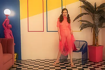 Emily Bloom - Vaporwave Vr - Amateur Solo Model teen Shaved Striptease (18+) - porn video