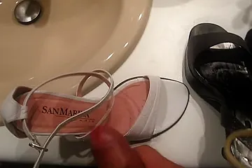 Ejac Dans Sandale Blanche San Marina - porn video