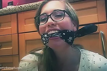 Knotty Samantha - porn video