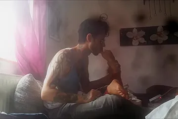 Tattooed Guy Asked For Some Foot Action At The End Of The Fab House Party - porn video