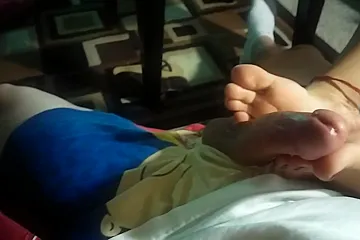 Close Up Footjob In Purple Sexy Toes - porn video