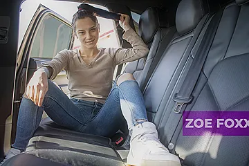 Brunette teen Backseat Fucking; Amateur Babe In The Car With Zoe Foxxy (18+) - porn video