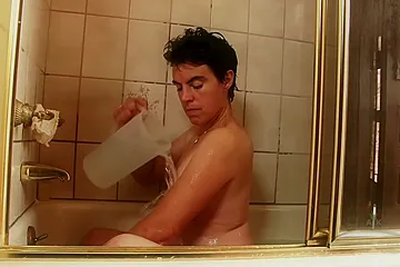Renee Feels Grimy So She Takes A Nice Long Soak In The Bath As Sh - porn video