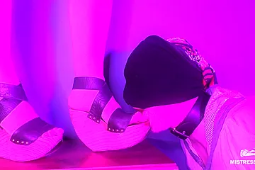 Bare Feet Licking And Tongue Trampling - porn video