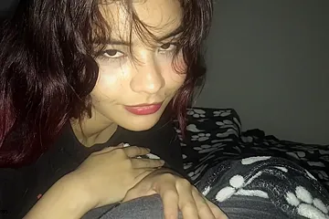 Entro A La Habitacion De Mi Hermanastra Me Da Unas Ricas Mamadas Hasta Tragarse Mi Leche -en Espanol - porn video