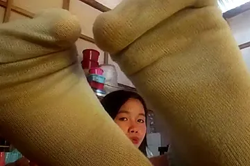 Stephanie S In Amateur Filipina Foot Tease #31 (double Tease +before Scho - porn video