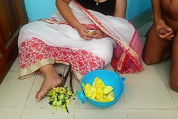 Sex) Stepmom Chopping Vegetable Suddenly Saree Fell From Her Chest I Seeing Big Tits & Fucked Her-cum On Her Ass - porn video