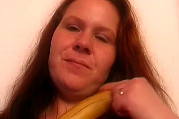 A Chubby German Brunette Fingering And Rubbing Her Wet Pussy - porn video