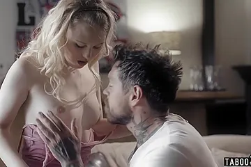 Extra Small Babe Lies To Older Guy About Being A Virgin - porn video