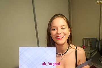 Je Dois Faire Des Choix ! Pour Gagner Sa Bite (sous-titre En Anglais) Vlog Choice #1 P2 - porn video