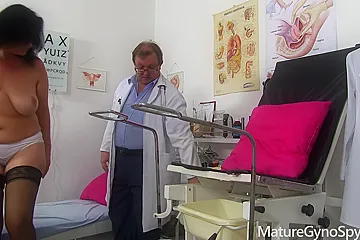 Mature Gyneco - porn video