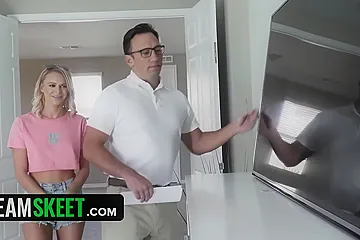 Free Premium Video Emma Hixs Landlord Pays Her A Visit To Evaluate If She Can Get Her Security Deposit Back - porn video