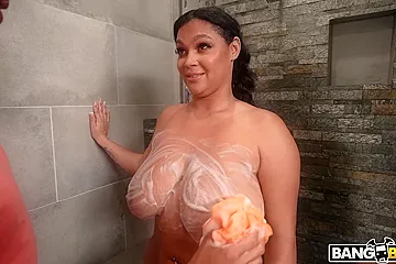 Horny For The Roommate With Ashlyn Peaks - porn video