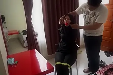 Amateur Indo Tied And Ballgagged - porn video