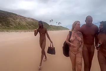 Fui Com Minha Amiga Da A Bucetinha Em Uma Praia De Nudismo Para Os Pirocudos 12 Min - porn video