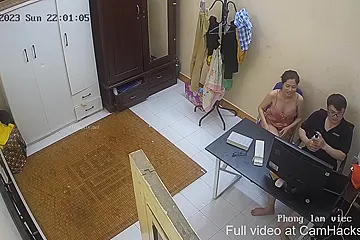 Busty Vietnamese seduce boyfriend while he was working 1449 - porn video