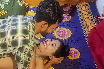 Desi Kaam Wali Ki Beti Ke Sath Manayi Suhagraat - porn video