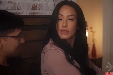 Stepson Wanted To Relax And Fucked Gorgeous Stepmother - porn video