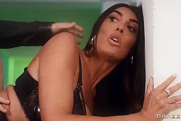 Whorish Milf Ava Knoxx Gets Fucked In The Garage - Jordi El Nino Polla And Ava Koxxx - porn video