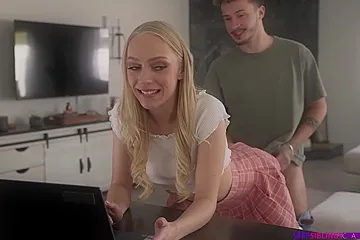 Gorgeous Blonde Braylin Bailey Is Enjoying Dick-riding - porn video