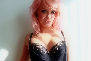 Sexy Slut With Red Shorts And Black Basque Dances Slowly For You - porn video