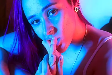 Young Girl With Beautiful Feet Masturbating With A Unicorn Horn Dildo (18+) - porn video