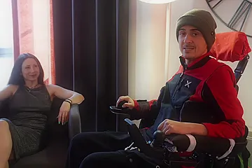 Sofia Bellucci - Si Esibisce In Privato Con 3 Amici Disabili E Succede Limprevisto - Dialoghi In Italiano - porn video